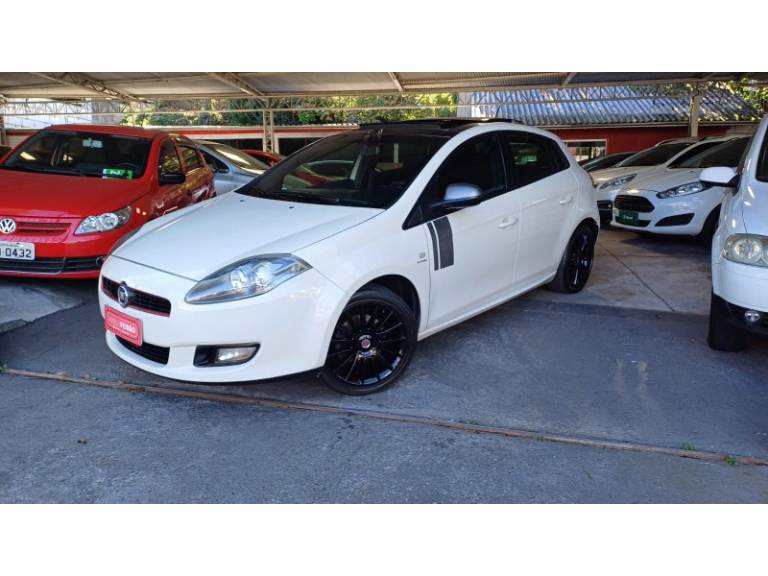 FIAT - BRAVO - 2014/2014 - Branca - R$ 44.900,00