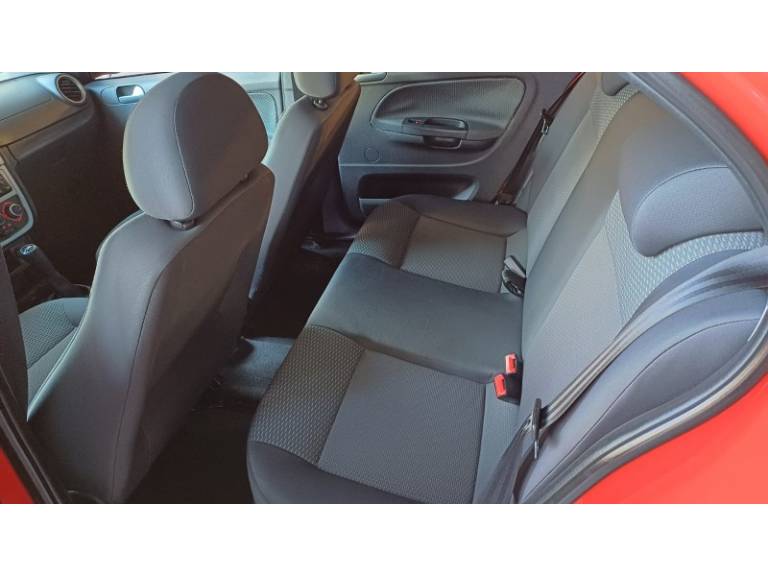 VOLKSWAGEN - GOL - 2010/2011 - Vermelha - R$ 35.900,00