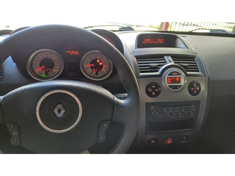 RENAULT - MÉGANE - 2012/2012 - Branca - R$ 33.900,00