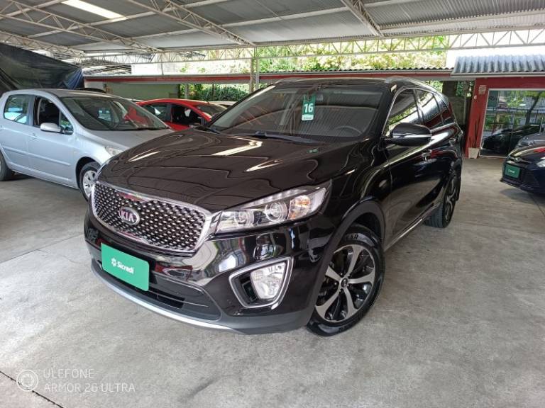 KIA MOTORS - SORENTO - 2015/2016 - Preta - R$ 105.900,00