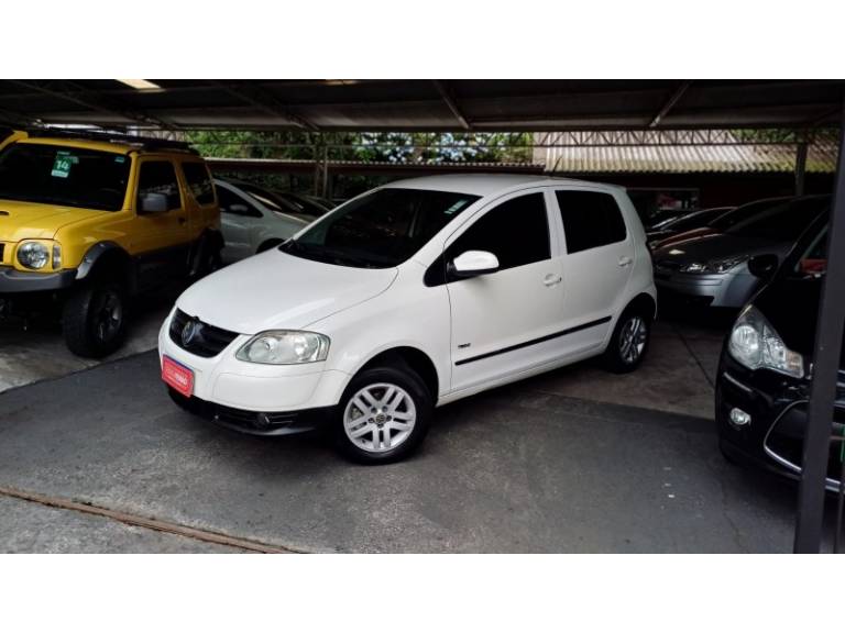 VOLKSWAGEN - FOX - 2010/2010 - Branca - R$ 29.900,00