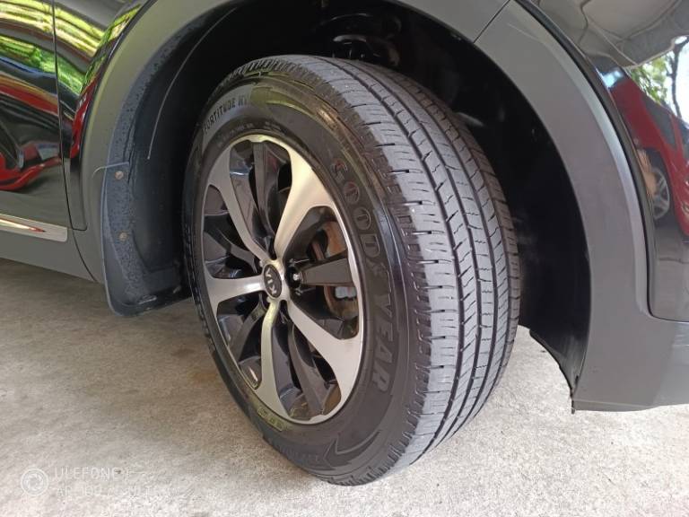 KIA MOTORS - SORENTO - 2015/2016 - Preta - R$ 105.900,00