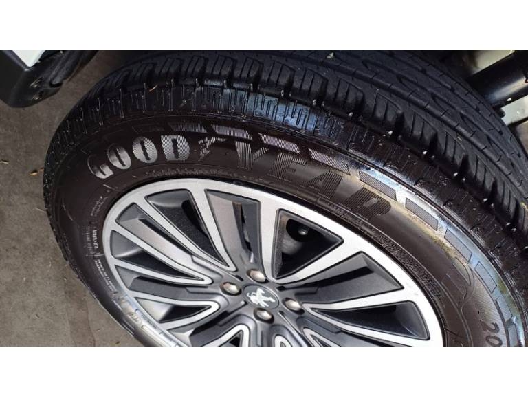 PEUGEOT - 2008 - 2018/2019 - Branca - R$ 62.900,00