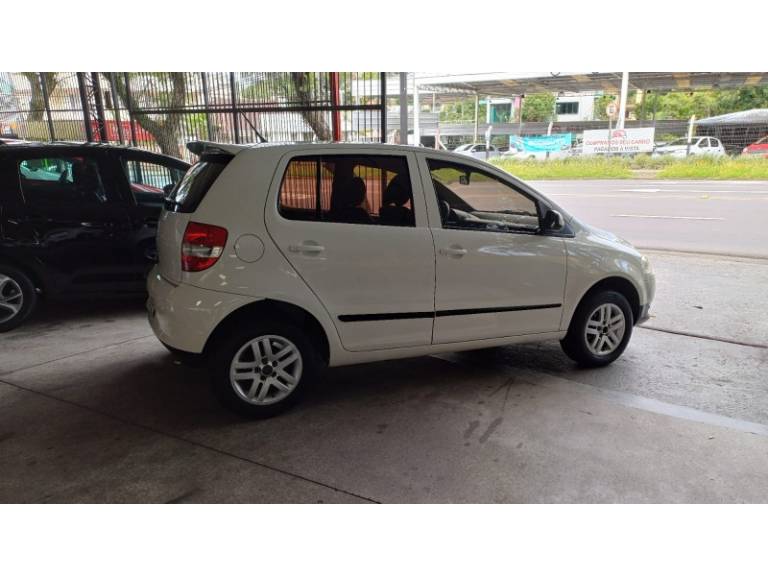 VOLKSWAGEN - FOX - 2010/2010 - Branca - R$ 29.900,00