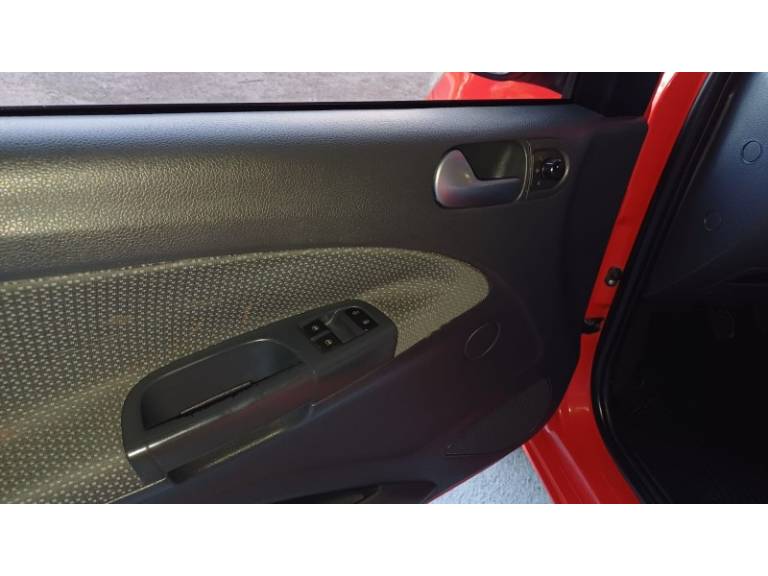 VOLKSWAGEN - GOL - 2010/2011 - Vermelha - R$ 35.900,00