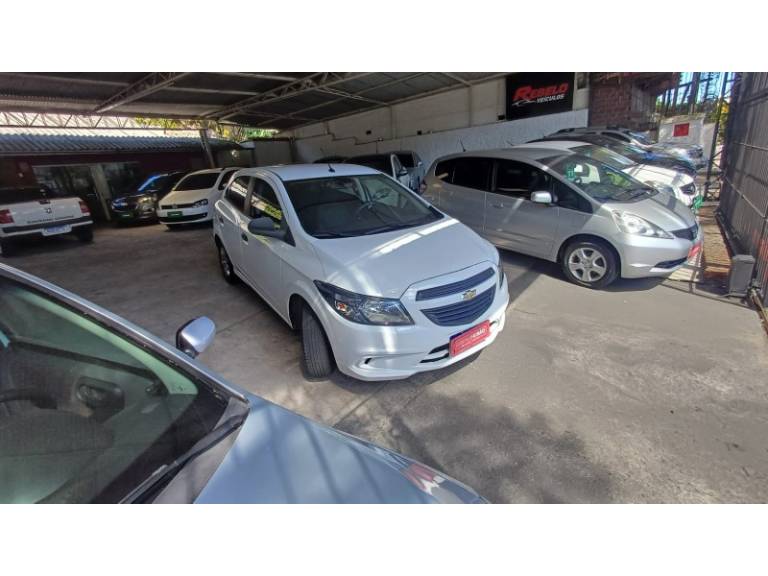 CHEVROLET - ONIX - 2019/2019 - Branca - R$ 51.900,00