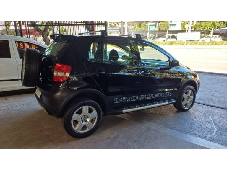VOLKSWAGEN - CROSSFOX - 2007/2007 - Preta - R$ 33.900,00