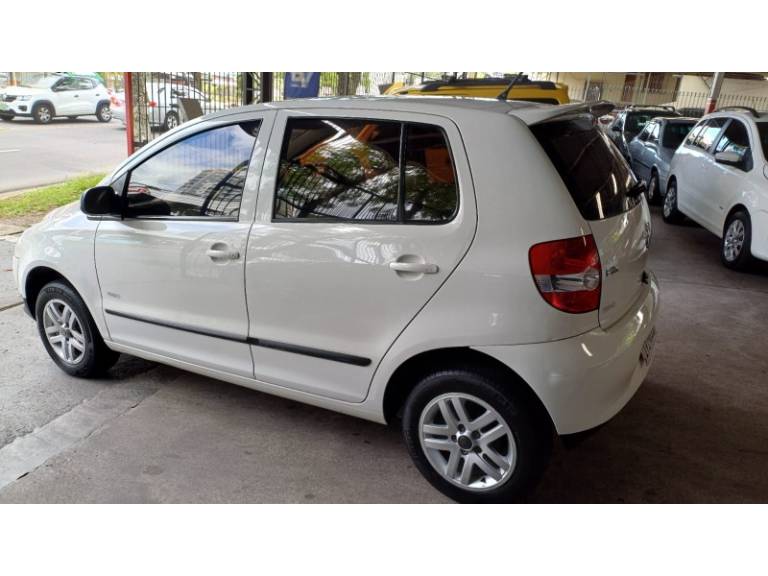 VOLKSWAGEN - FOX - 2010/2010 - Branca - R$ 29.900,00
