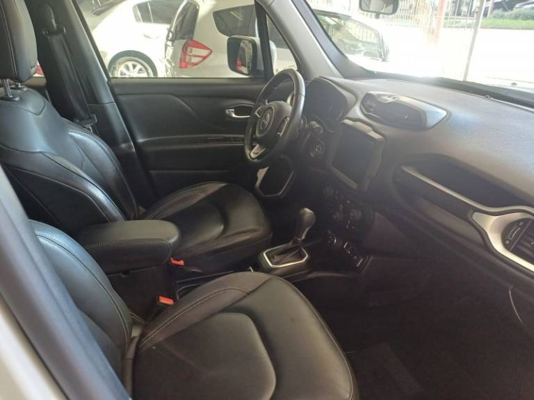 JEEP - RENEGADE - 2020/2021 - Branca - R$ 115.900,00