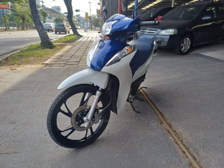 HONDA - BIZ 125 - 2023/2023 - Branca - R$ 16.900,00