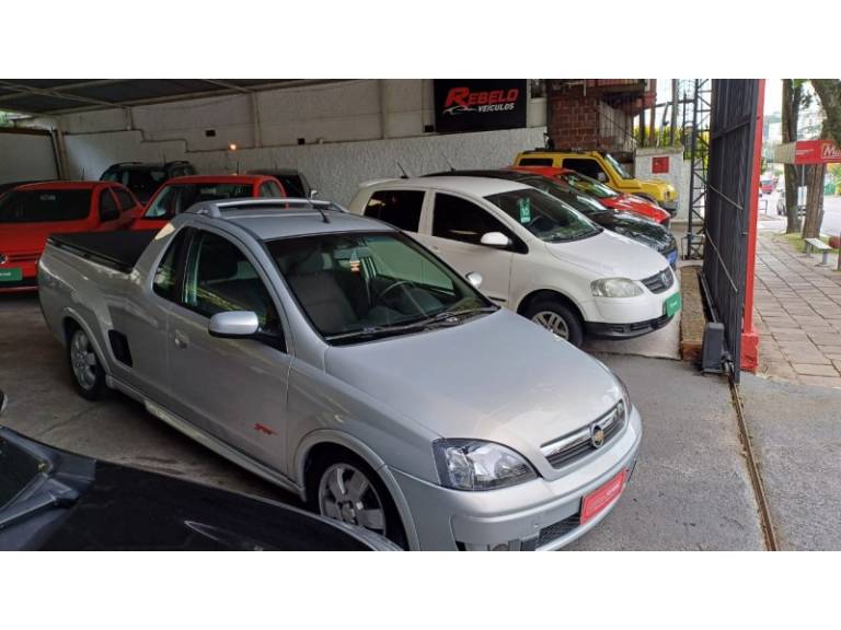 CHEVROLET - MONTANA - 2004/2004 - Prata - R$ 35.900,00