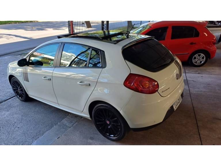 FIAT - BRAVO - 2014/2014 - Branca - R$ 44.900,00