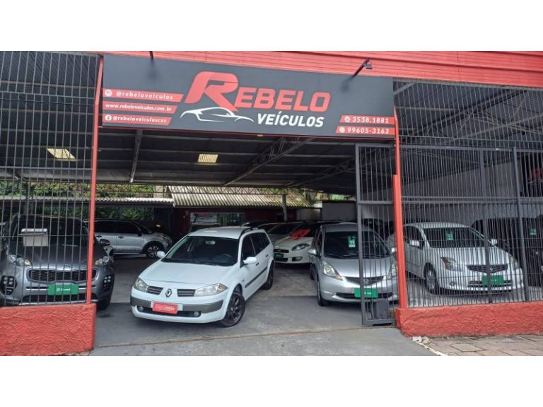 RENAULT - MÉGANE - 2012/2012 - Branca - R$ 33.900,00